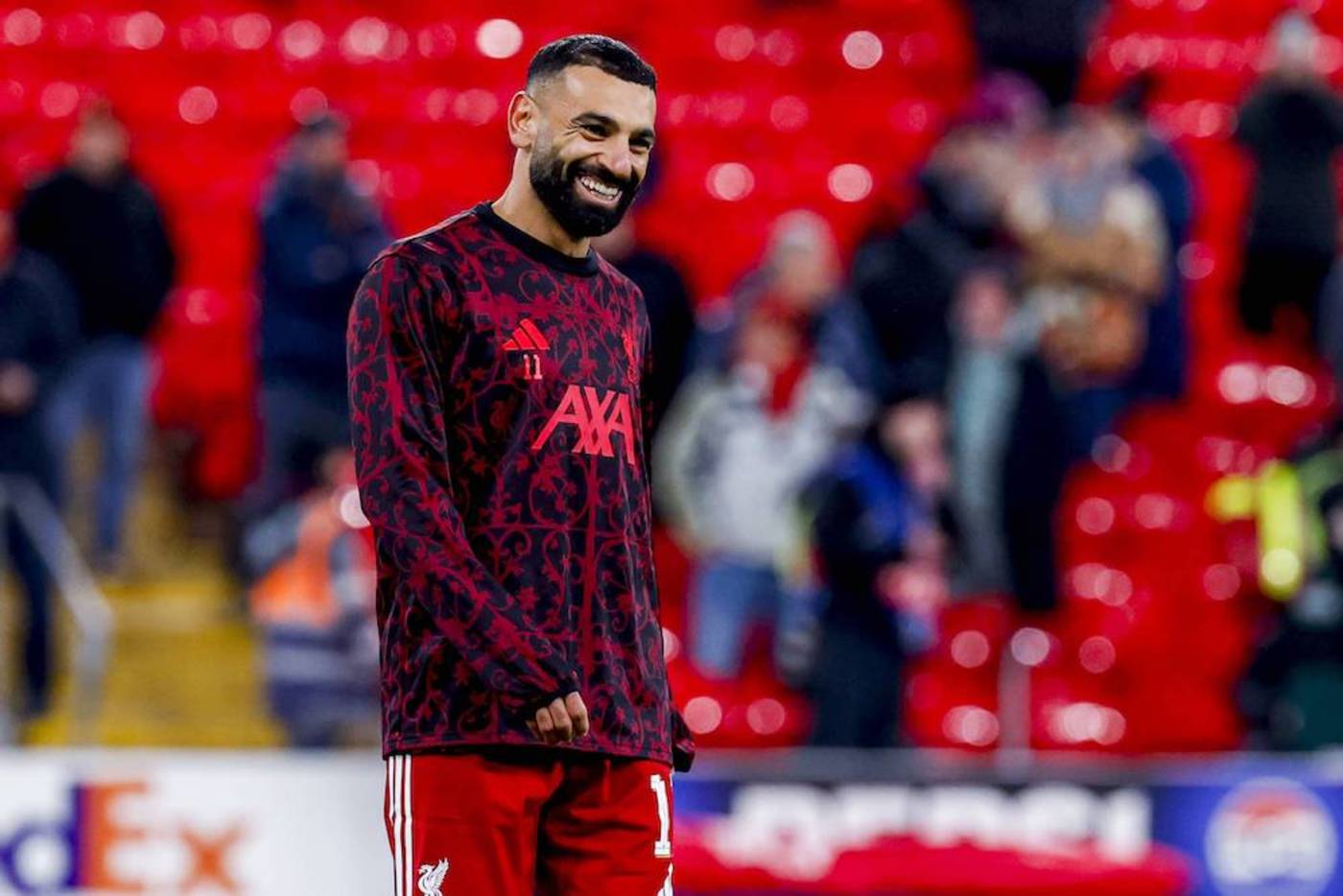 Salah välkomnas tillbaka in i värmen